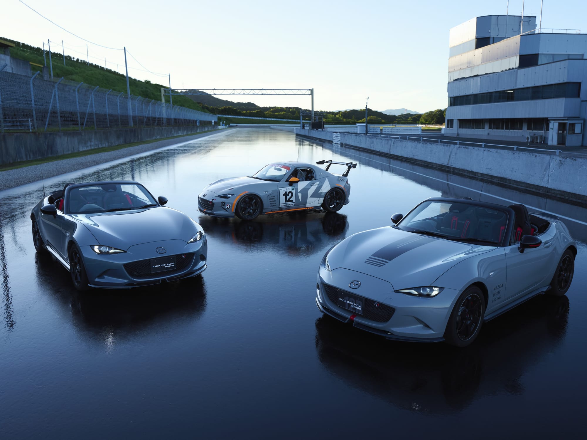 MAZDA SPIRIT RACINGロードスターが登場! 売切れ必至のハイチューン版は商談予約抽選から