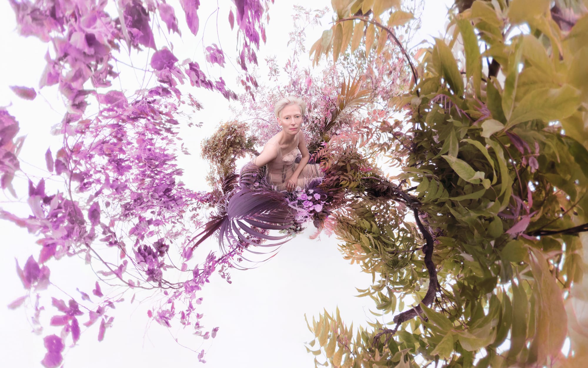 2026年版のピレリカレンダー「エレメント」をチェコ・プラハ市民会館で発表